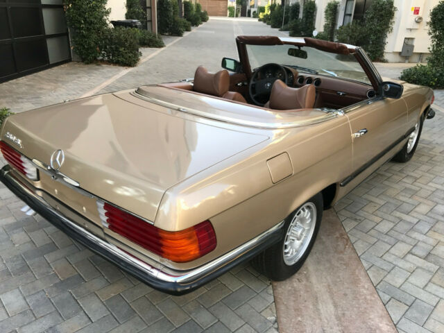 Mercedes-Benz SL-Class 1978 image number 28