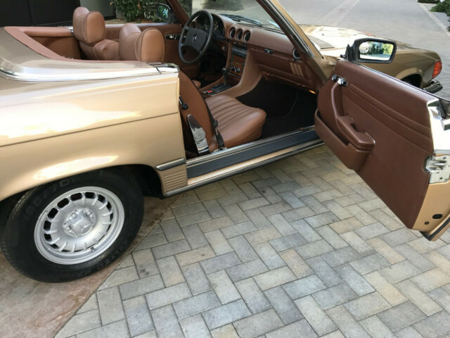 Mercedes-Benz SL-Class 1978 image number 30