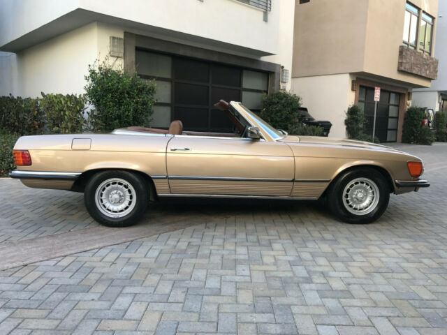 Mercedes-Benz SL-Class 1978 image number 44