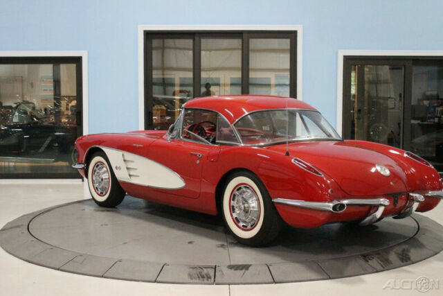 Chevrolet Corvette 1960 image number 2