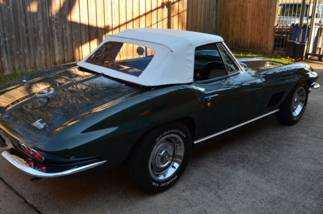 Chevrolet Corvette 1967 image number 12