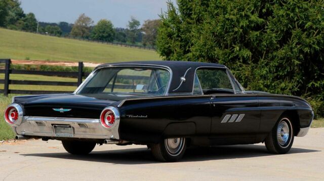 Ford Thunderbird 1963 image number 1