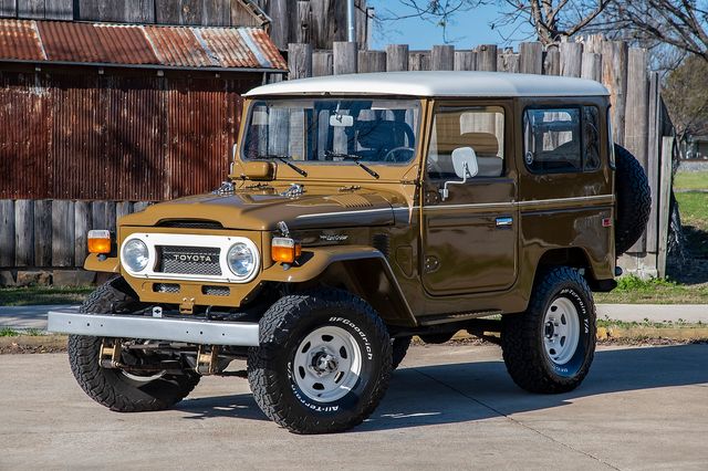 Toyota FJ Cruiser 1978 image number 0