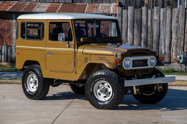 Toyota FJ Cruiser 1978 image number 1