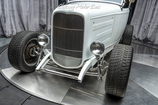 Ford Custom Roadster 1932 image number 10