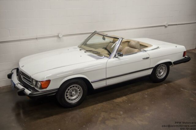 Mercedes-Benz SL-Class 1975 image number 16