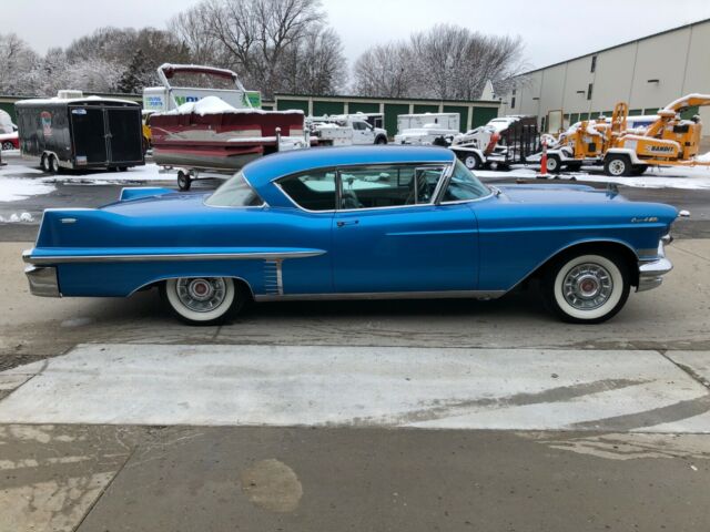 Cadillac DeVille 1957 image number 4