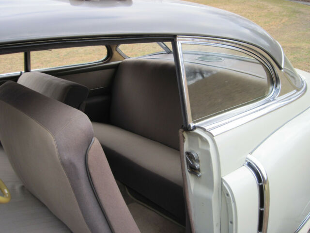 Cadillac Series 61 1950 image number 20