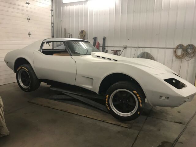 Chevrolet Corvette 1974 image number 14