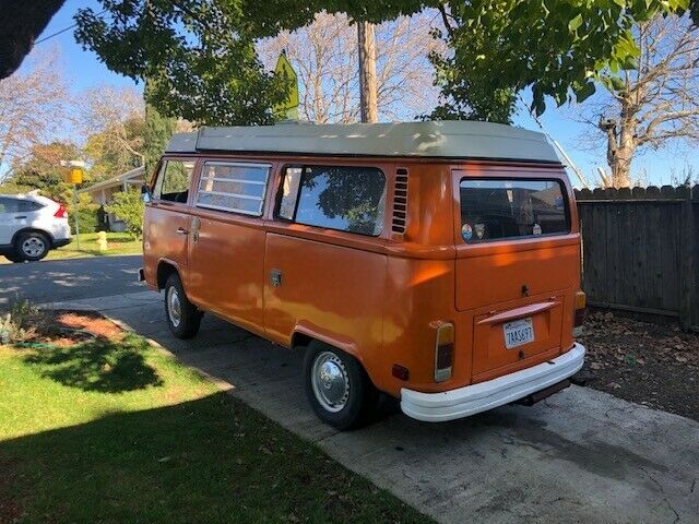 Volkswagen Bus/Vanagon 1975 image number 2