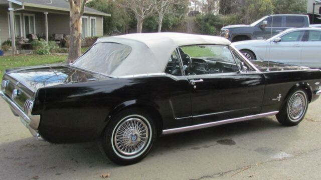 Ford Mustang 1965 image number 29