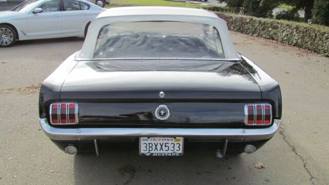 Ford Mustang 1965 image number 31