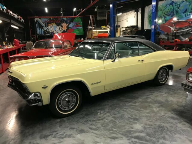 Chevrolet Impala 1965 image number 0