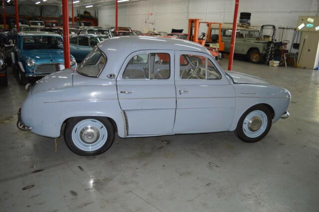 Renault Dauphine 1959 image number 12