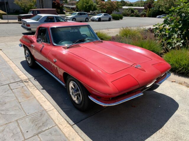 Chevrolet Corvette 1965 image number 0