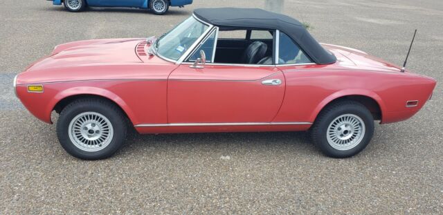 Fiat 124 Spider 1976 image number 1