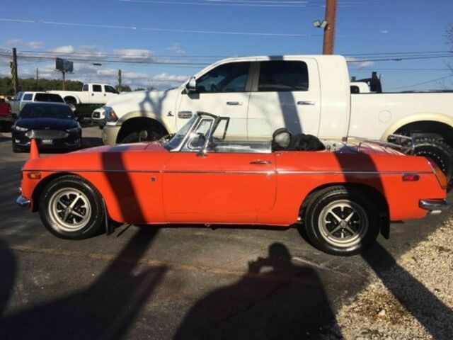 MG B Convertible 1971 image number 13