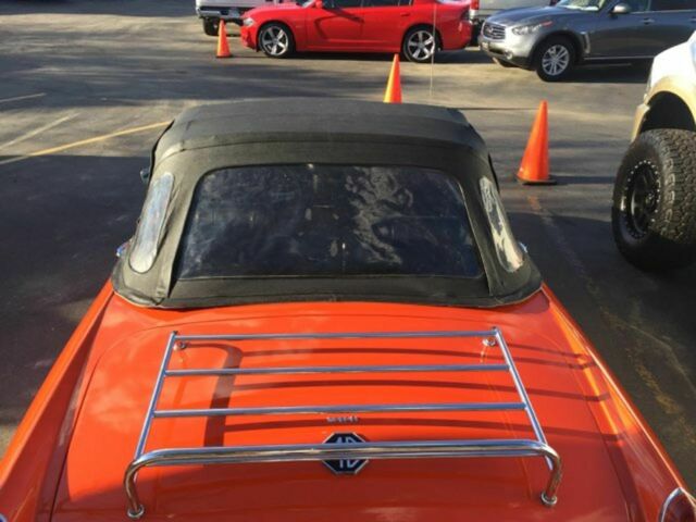 MG B Convertible 1971 image number 22