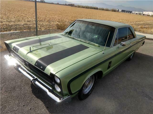 Plymouth Fury 1966 image number 1