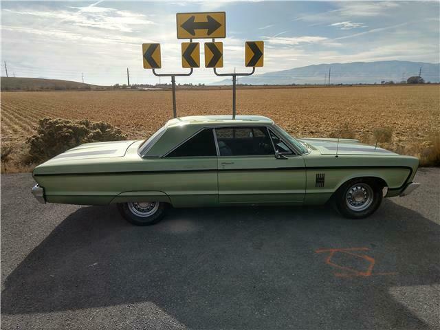 Plymouth Fury 1966 image number 31