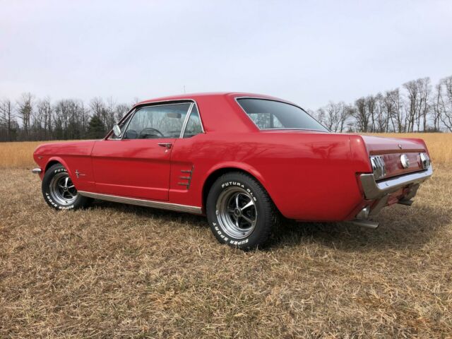 Ford Mustang 1966 image number 29