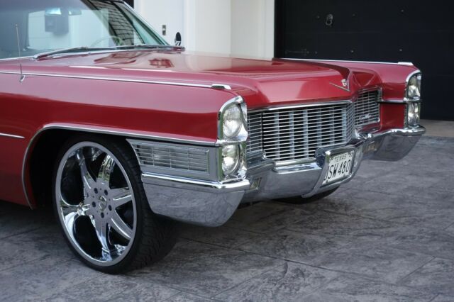 Cadillac DeVille 1965 image number 2