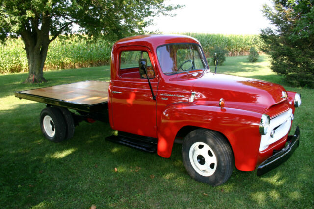 International Harvester S132 1957 image number 1