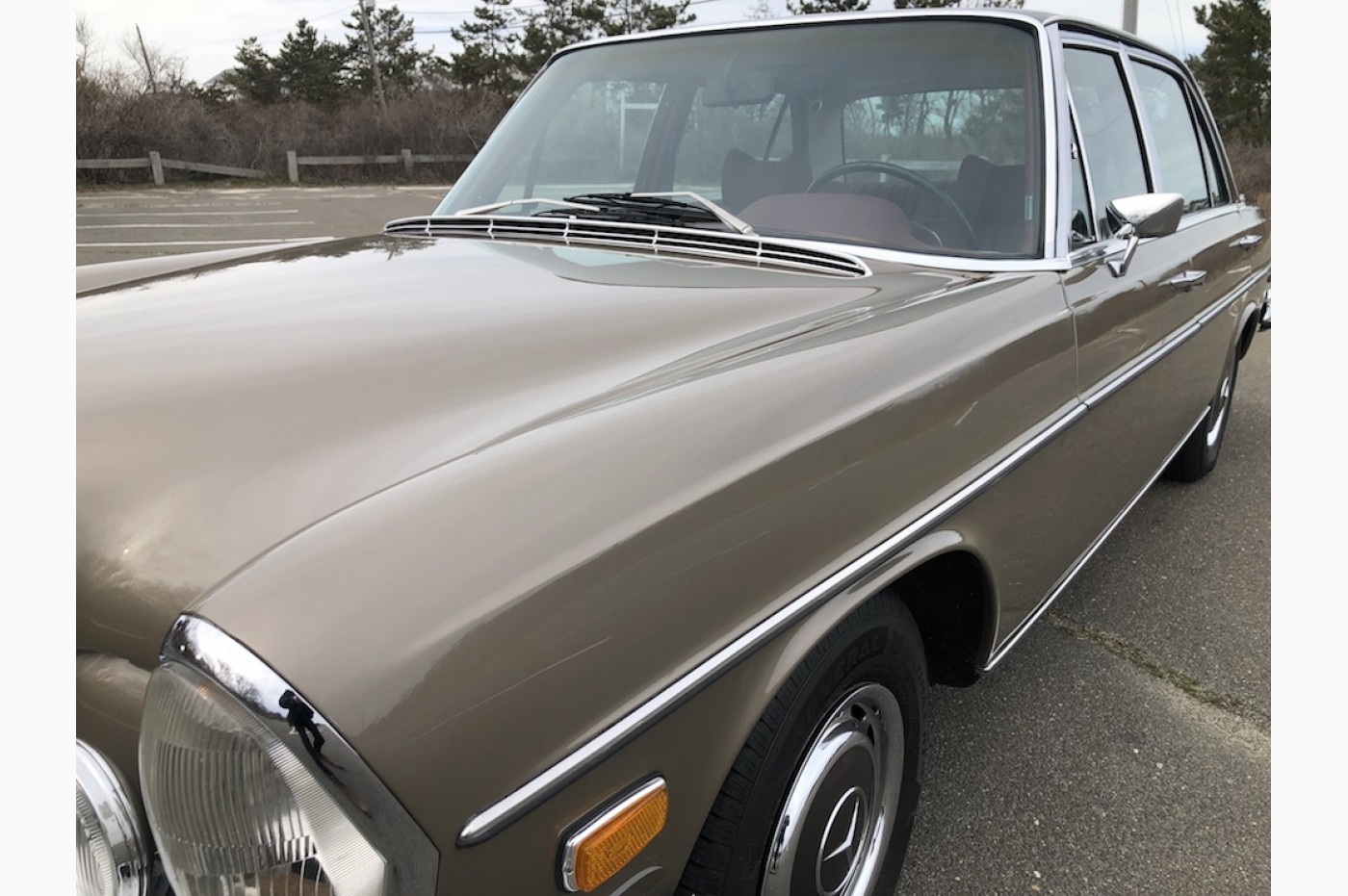 Mercedes-Benz 300-Series 1971 image number 41