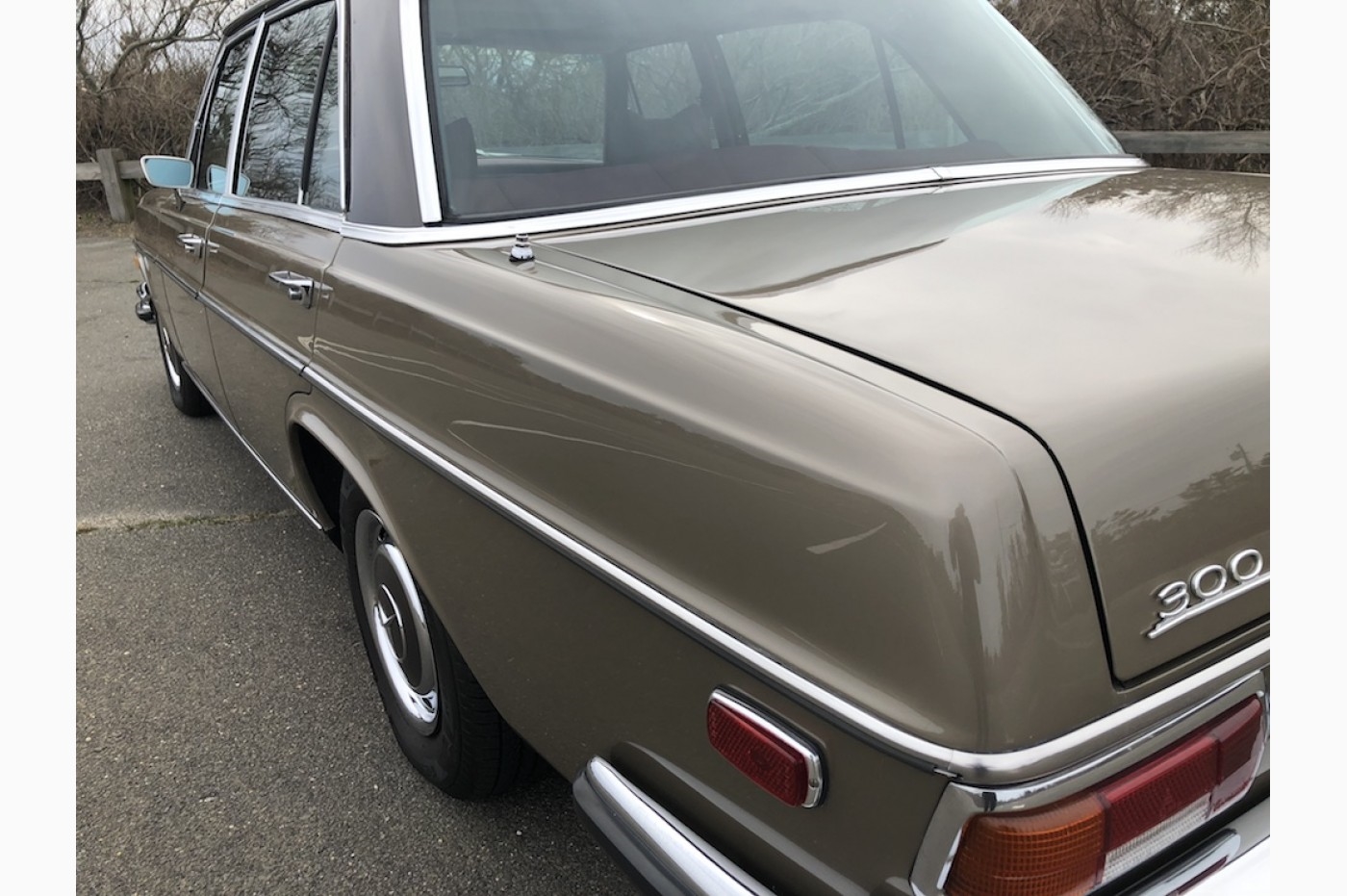 Mercedes-Benz 300-Series 1971 image number 42