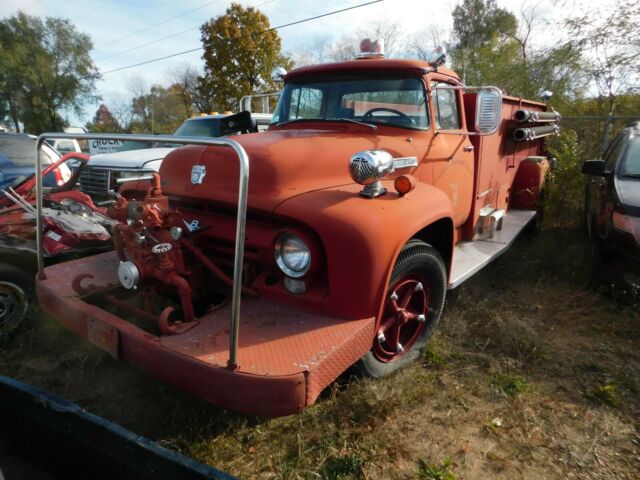 Ford F800 1956 image number 0