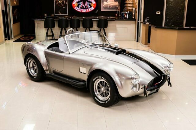 Shelby Cobra 1965 image number 32