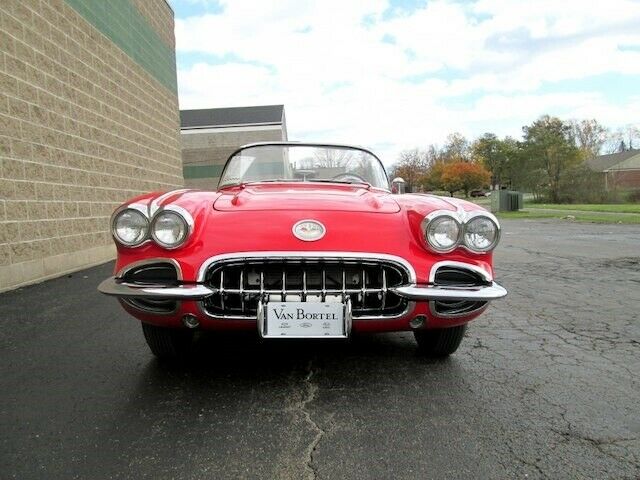 Chevrolet Corvette 1960 image number 32