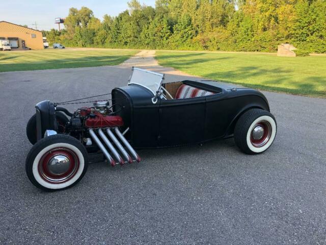 Ford Roadster 1932 image number 0