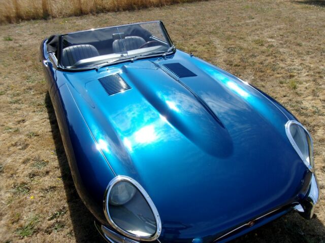 Jaguar E-Type 1966 image number 15