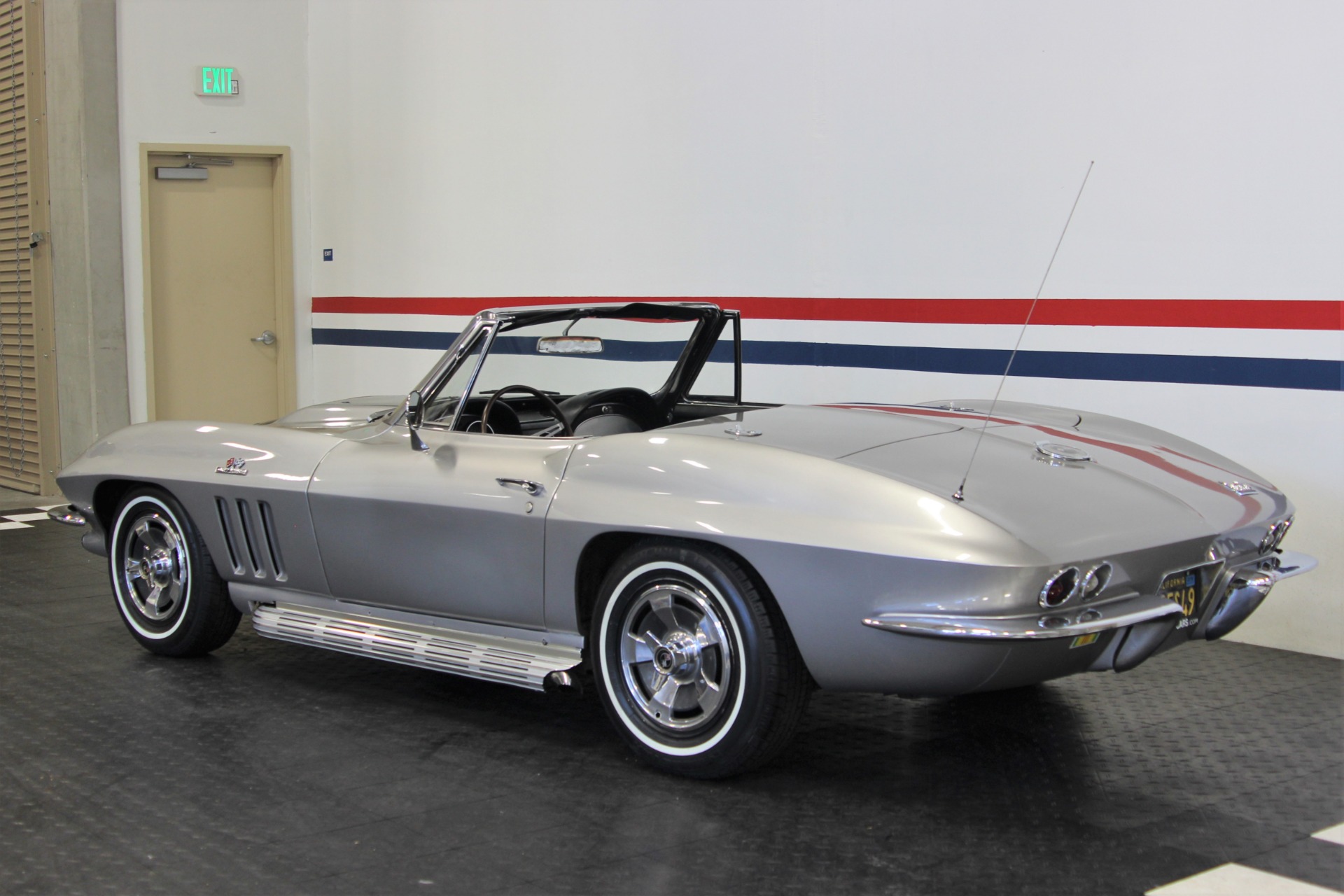 Chevrolet Corvette 1966 image number 29