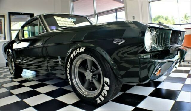 Ford Mustang 1965 image number 22