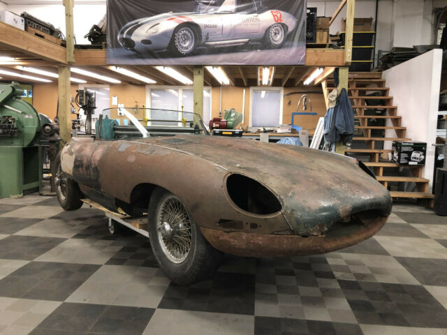 Jaguar E-Type 1963 image number 0