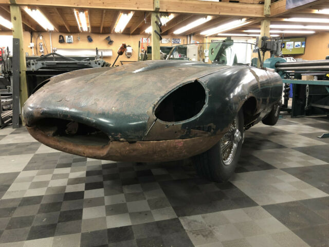 Jaguar E-Type 1963 image number 32