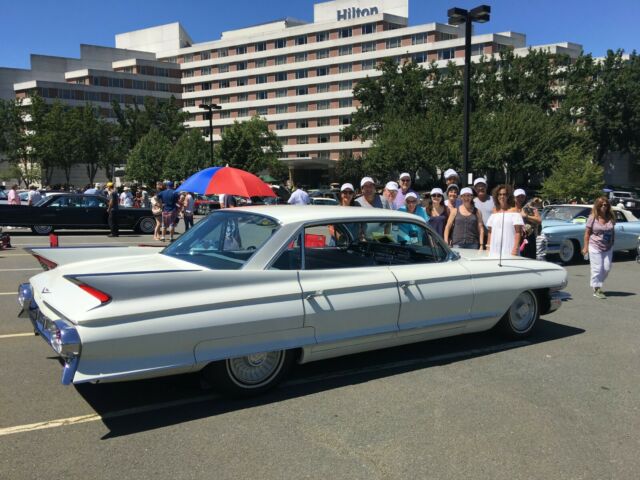 Cadillac Fleetwood 1961 image number 1