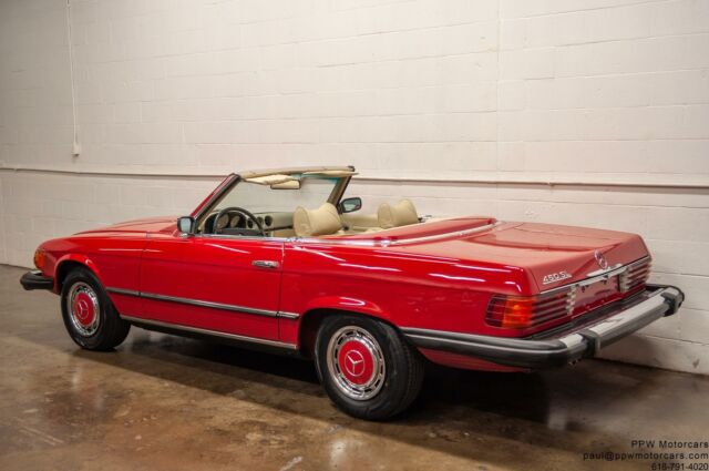 Mercedes-Benz SL-Class 1974 image number 2