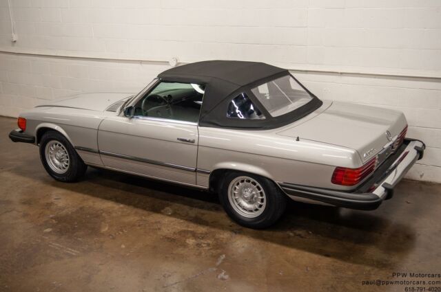 Mercedes-Benz SL-Class 1974 image number 11