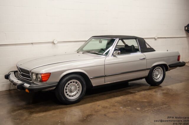 Mercedes-Benz SL-Class 1974 image number 19