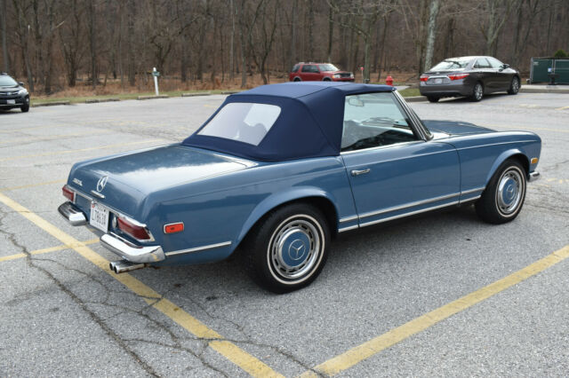 Mercedes-Benz SL-Class 1969 image number 25