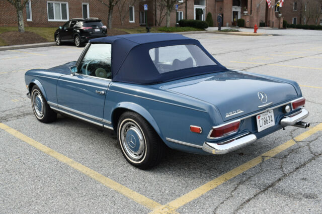 Mercedes-Benz SL-Class 1969 image number 3