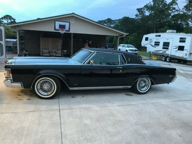 Lincoln Town Car 1970 image number 19