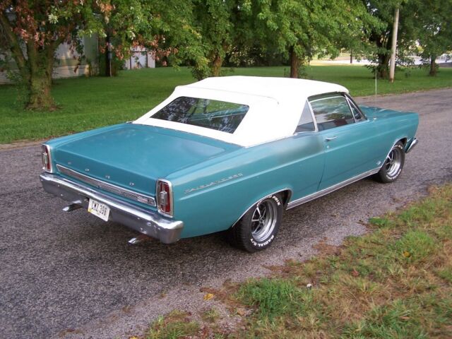 Ford Fairlane 1966 image number 22