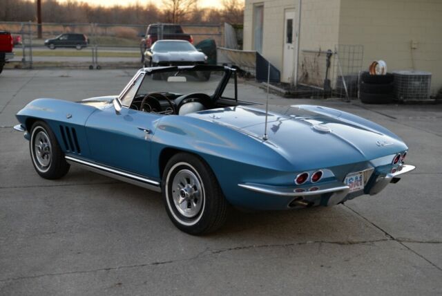 Chevrolet Corvette 1965 image number 40