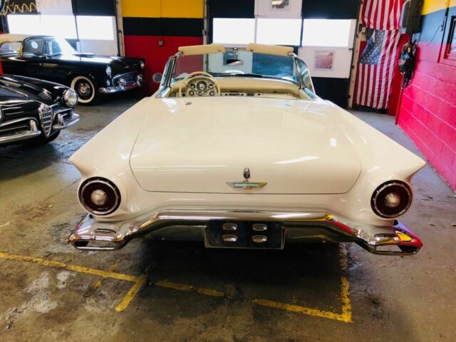 Ford Thunderbird 1957 image number 30