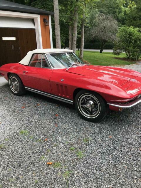 Chevrolet Corvette 1965 image number 0