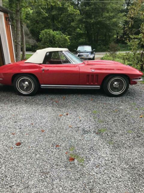 Chevrolet Corvette 1965 image number 1